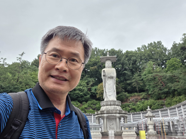 봉은사 관세음보살상앞에서