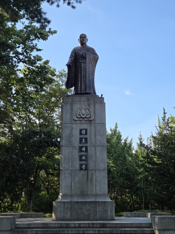 효창공원 원효대사동상