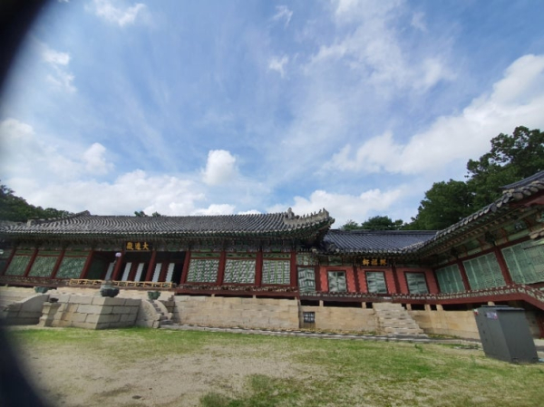 창덕궁 대조전과 흥복헌