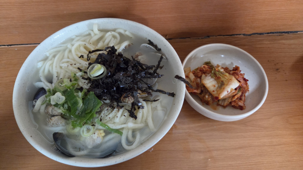 익선동 찬양집 바지락 칼국수./사진=홍찬선