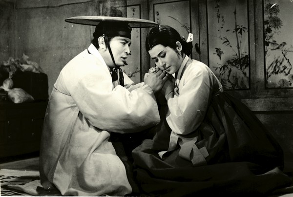 영화 '강화도령' 장면. 배우 신영균, 최은희4