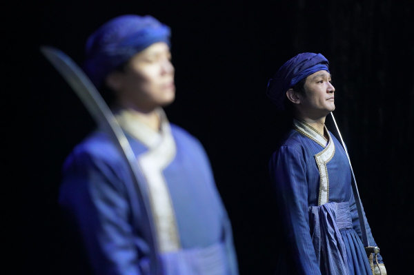 연극 '타지마할의 근위병' 공연 사진. '후마윤' 역의 백석광 배우. / 사진제공=해븐프로덕션