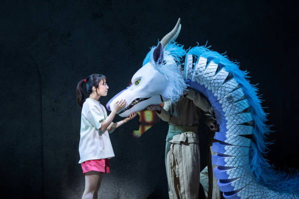 (6) - [센과 치히로의 행방불명] 런던 초연 사진_치히로X하쿠 (Photo by Johan Person)