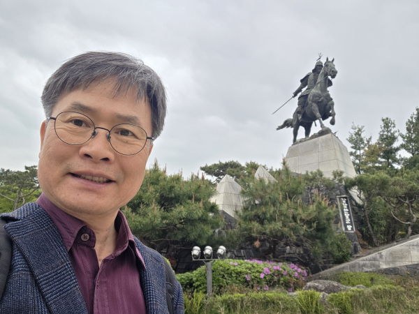 강감찬 장군동상에서