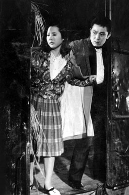영화 ‘기적’(1967) 장면. 배우 남정임, 최무룡./사진=KMDb