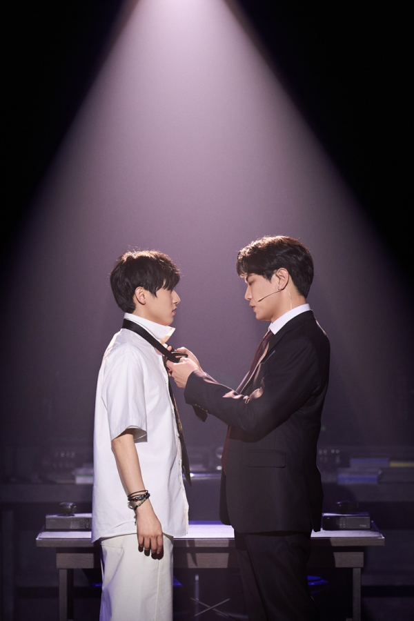 뮤지컬 '라져' 공연 장면. 디디 역 정휘 배우, 스카일러 역 고상호 배우./사진제공=창작하는공간