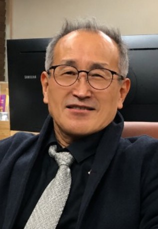 한국시사만화가협회 회장을 지낸 유환석 화백.<br>