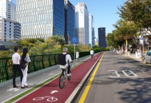 서울시 청계천로 자전거 출퇴근길 열린다...자전거도로 내년 4월 개통