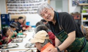 한지일, 무료급식소 지원 위해 유튜브 출연...장미화·장정구·홍운표 등 22인 동참