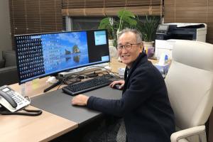 [펜끝으로 일군 치유의 삶] ⑥ 10m 화폭에 불러낸 50년 인연, 그제야 보인 ‘혼자 산 인생은 없다’
